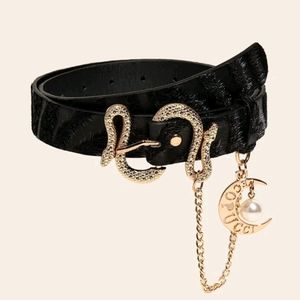 Snake black belt with moon and pearl